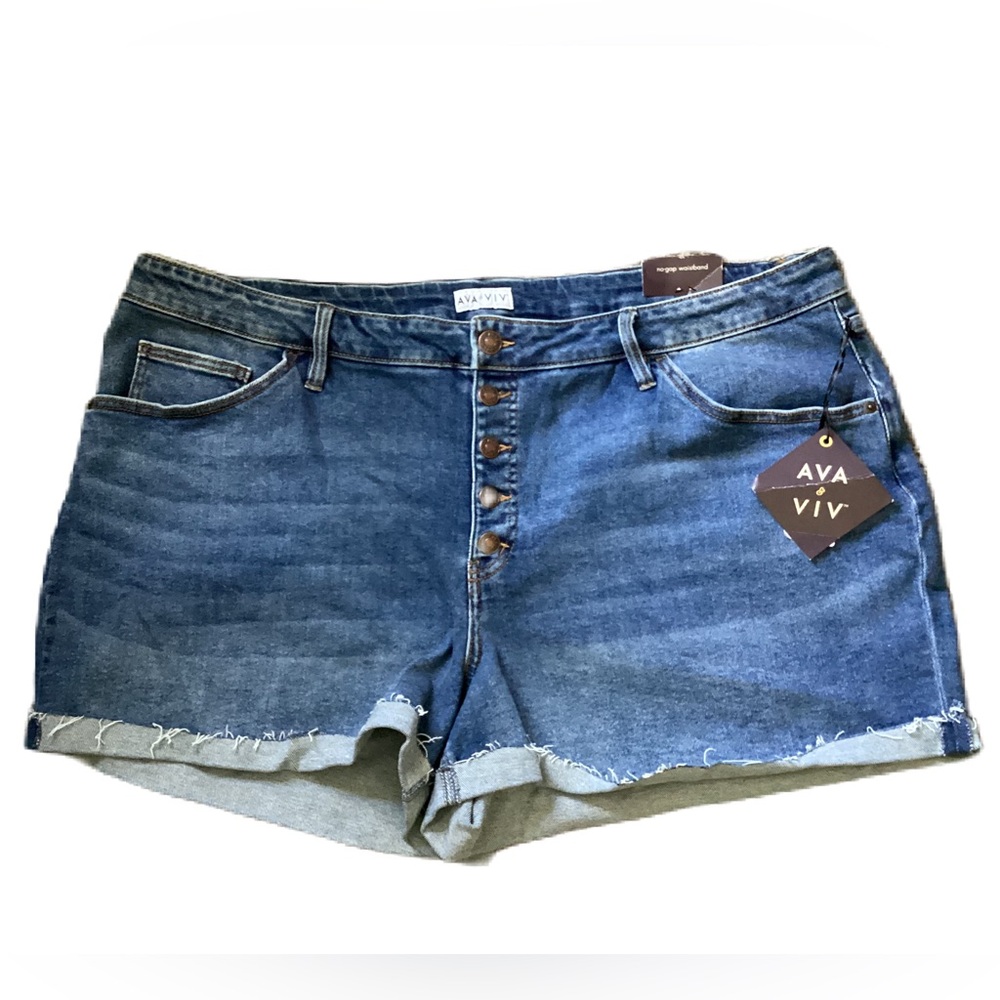 Ava & Viv mid-rise shorts 24W